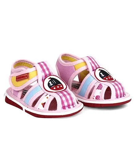 Cute Walk by Babyhug Sandals Ship Patch - Pink