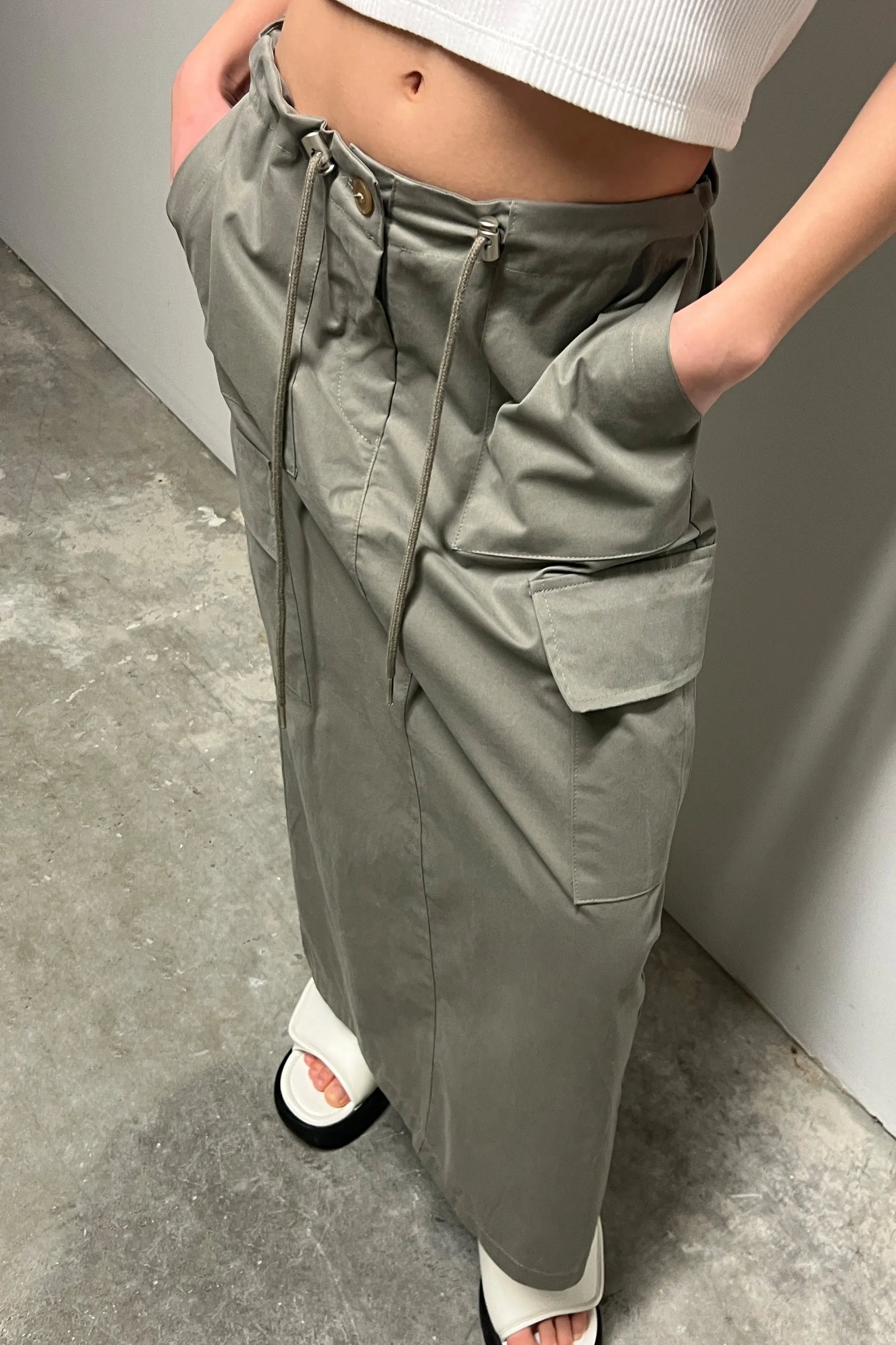 MIDI CARGO SKIRT