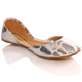 Womens ‘Huria’ Embellished Leather Flat Indian Pump